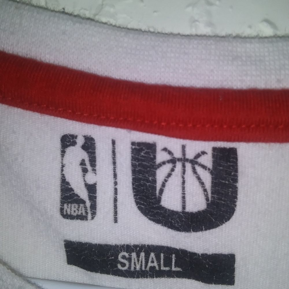 ๐ฎ ๐ Vintage Chicago Bulls Short Sleeve T-Shirt - Picture 3 of 4